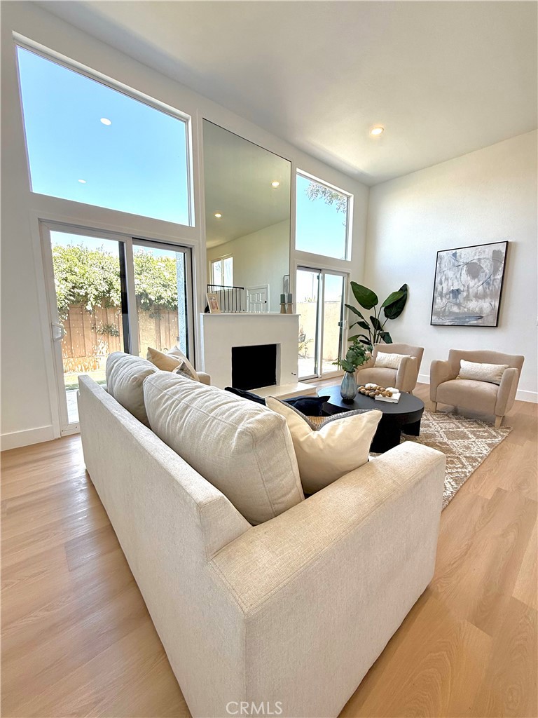 2707 Vanderbilt Lane 3