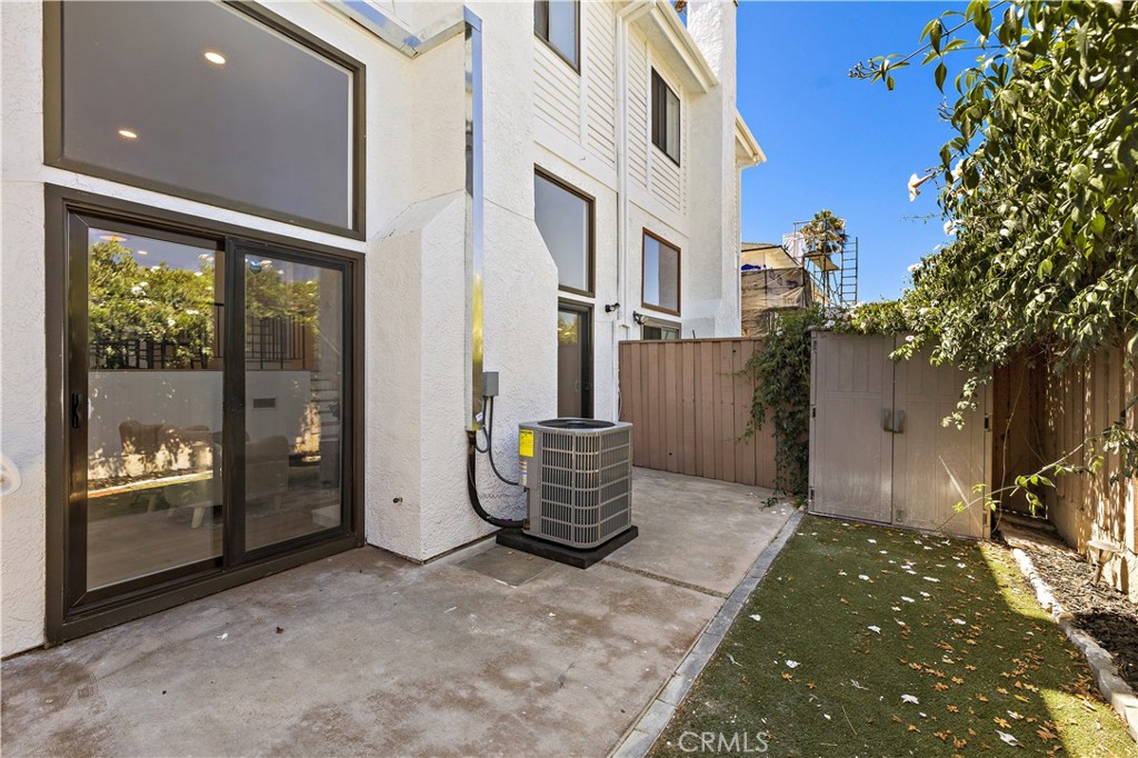 2707 Vanderbilt Lane 3