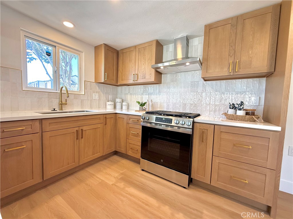 2707 Vanderbilt Lane 3