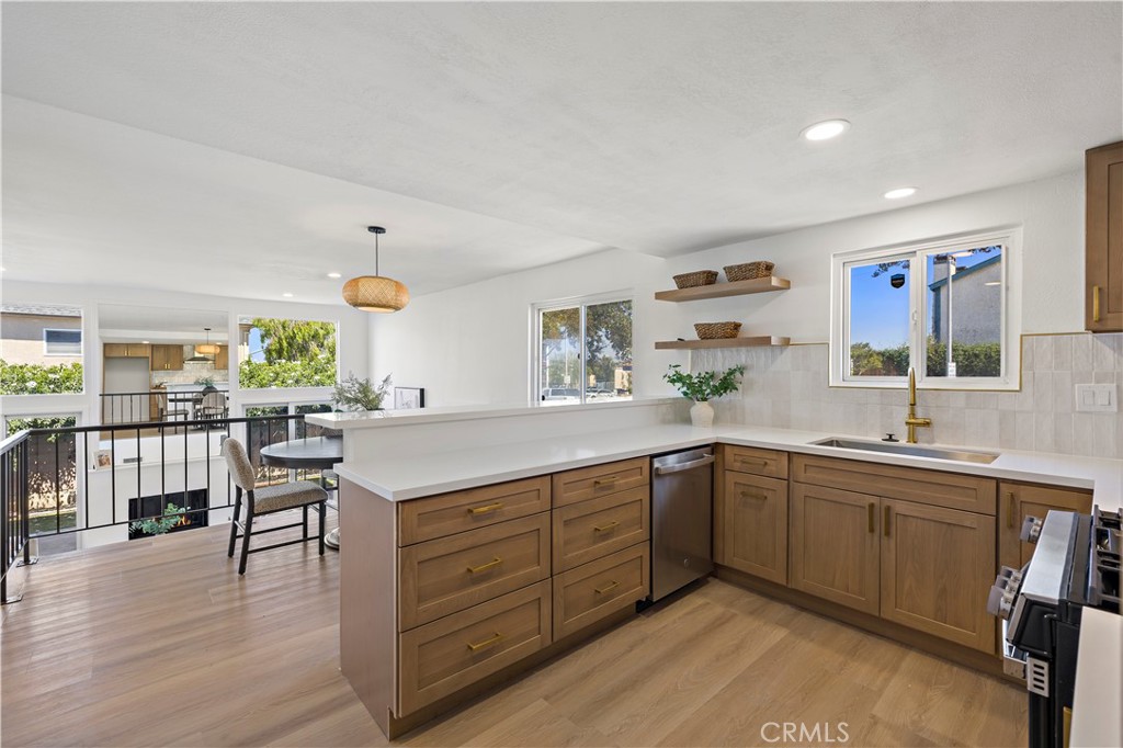 2707 Vanderbilt Lane 3