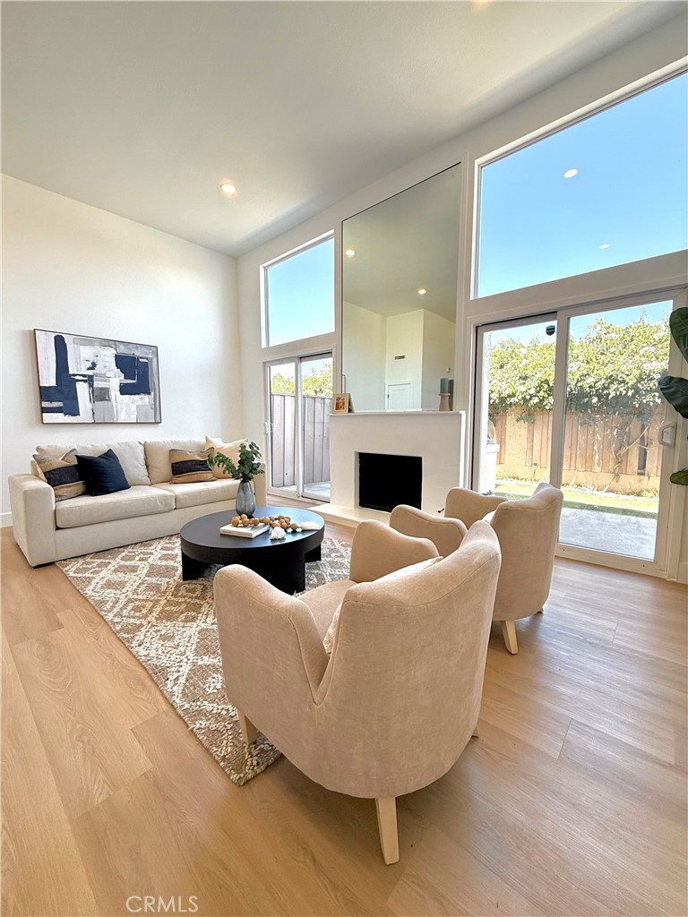 2707 Vanderbilt Lane 3