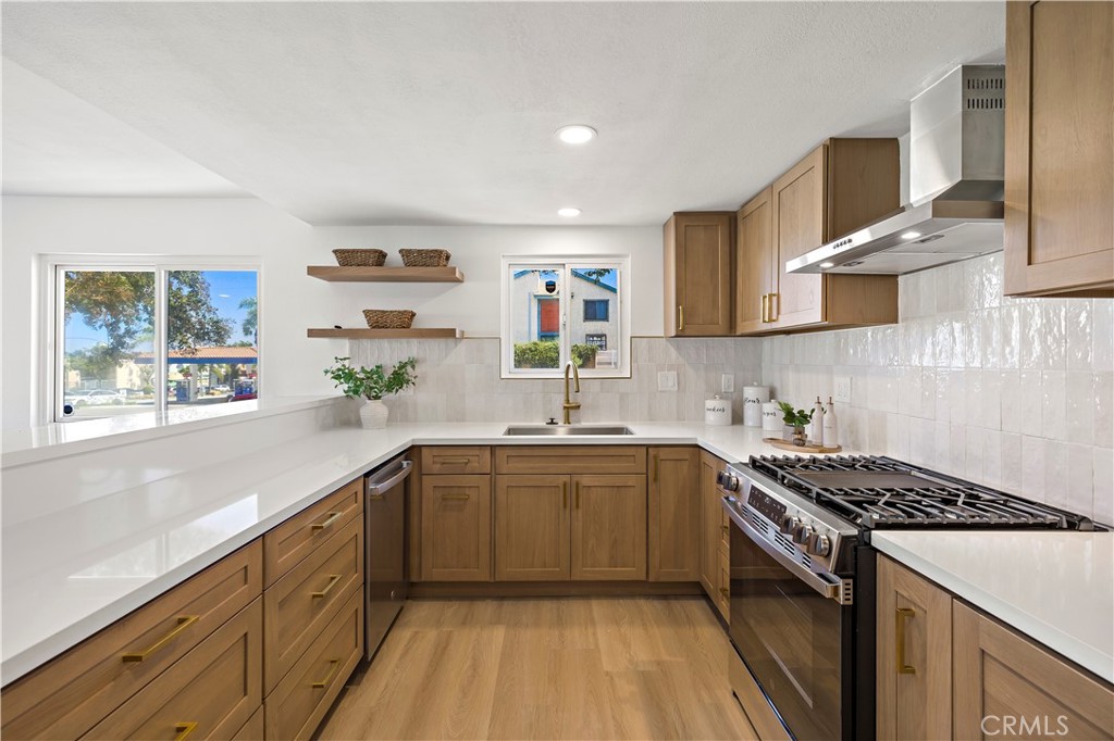 2707 Vanderbilt Lane 3