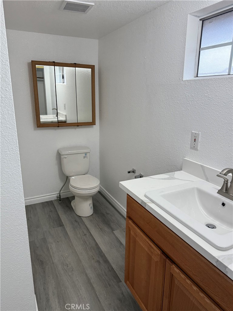 2435 W Broadway