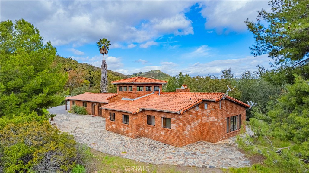48703 De Luz Road