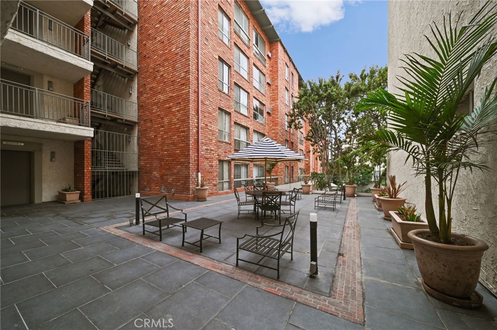 1440 Veteran Avenue 241