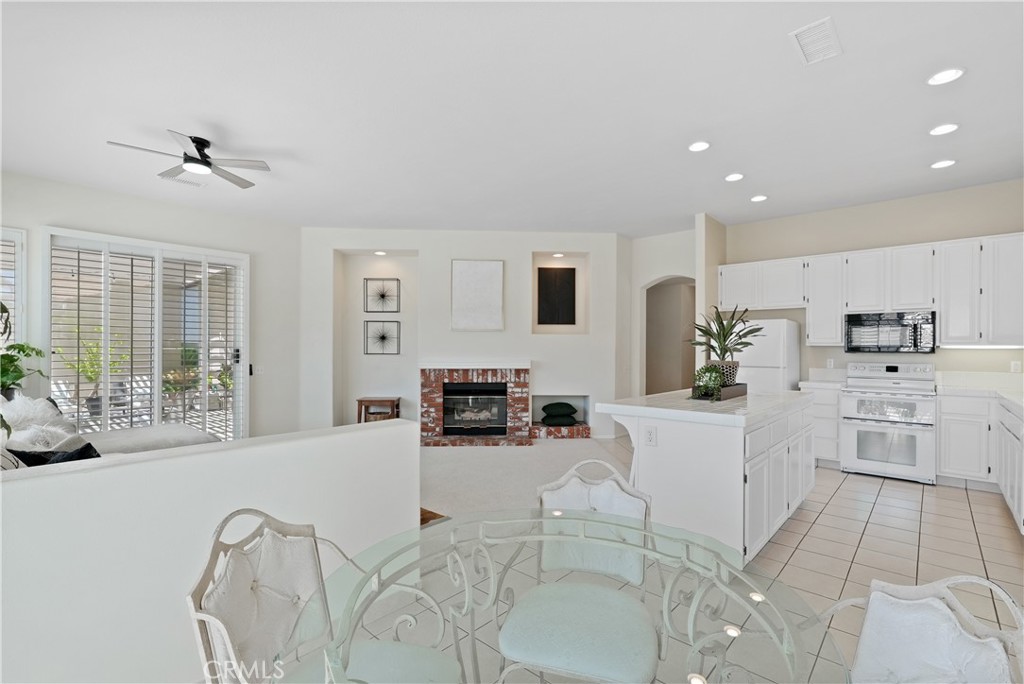 41942 Camino Casana