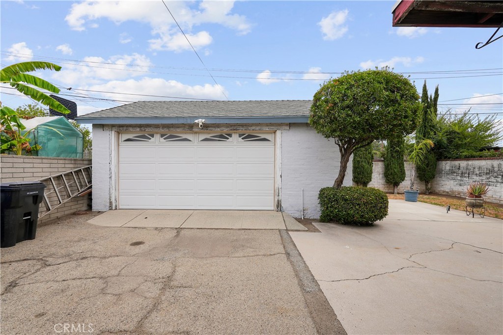 952 N 4th