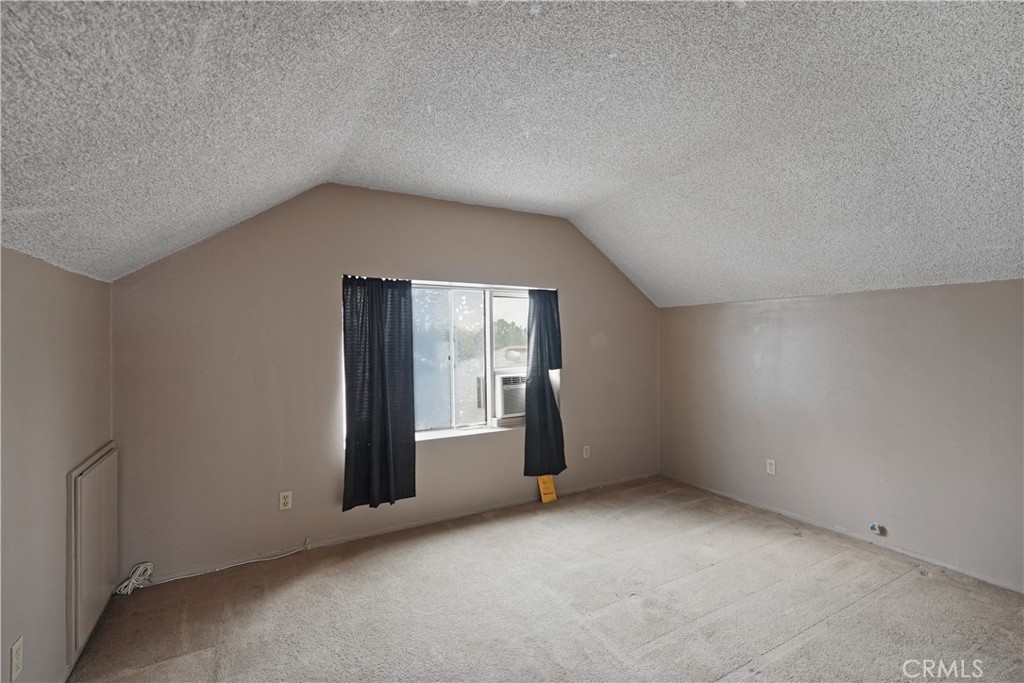 952 N 4th