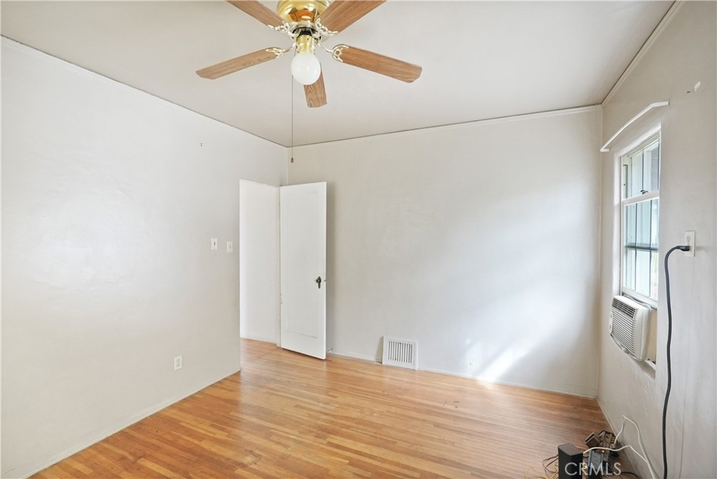 952 N 4th