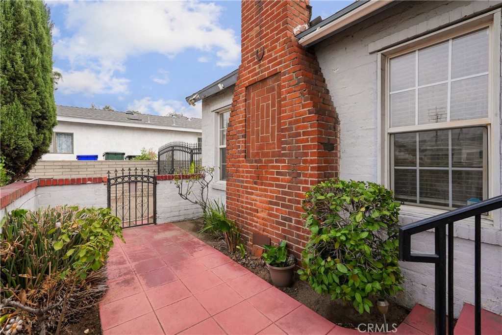 952 N 4th