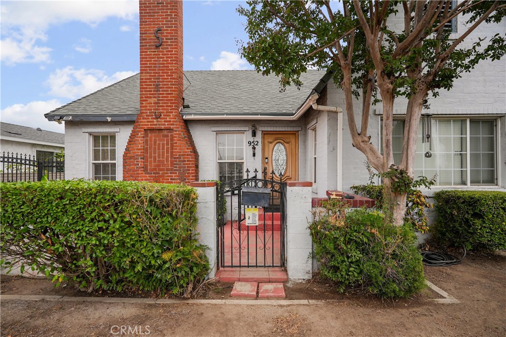 952 N 4th
