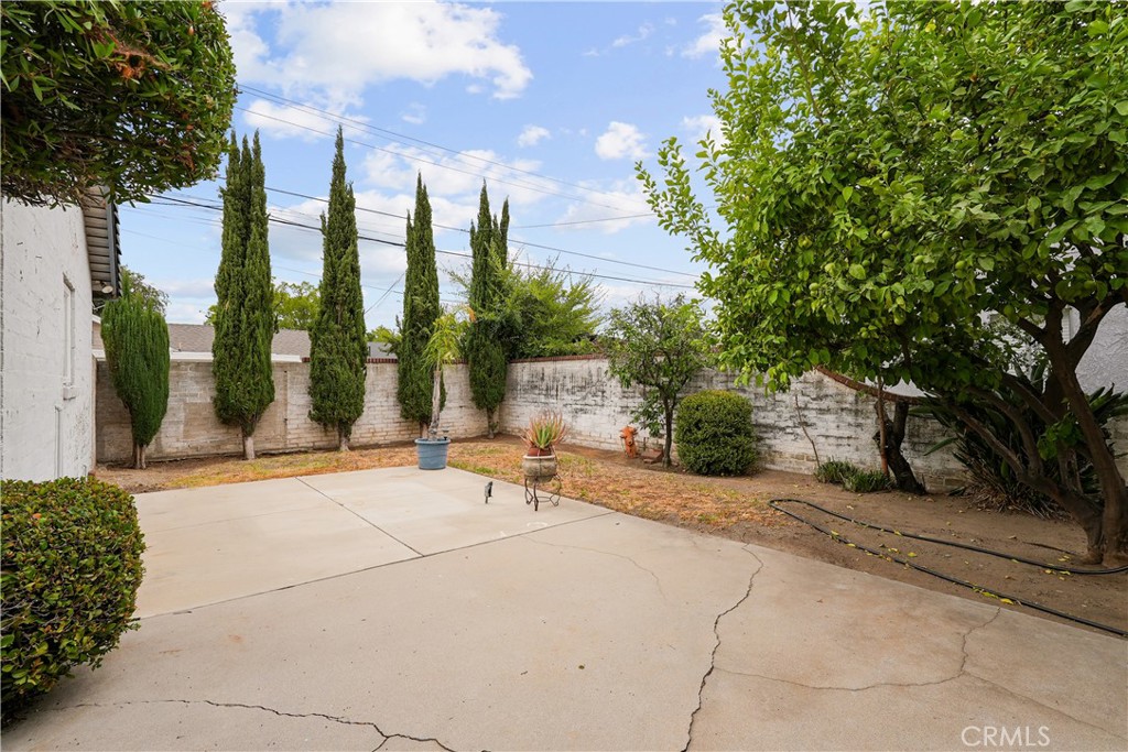 952 N 4th