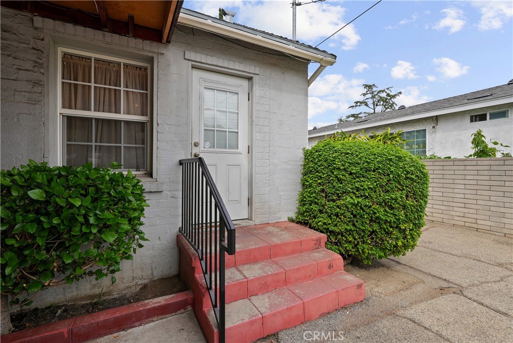 952 N 4th