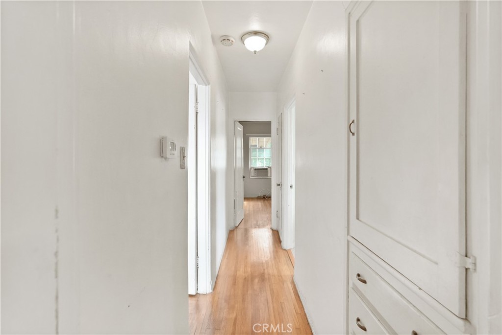 952 N 4th