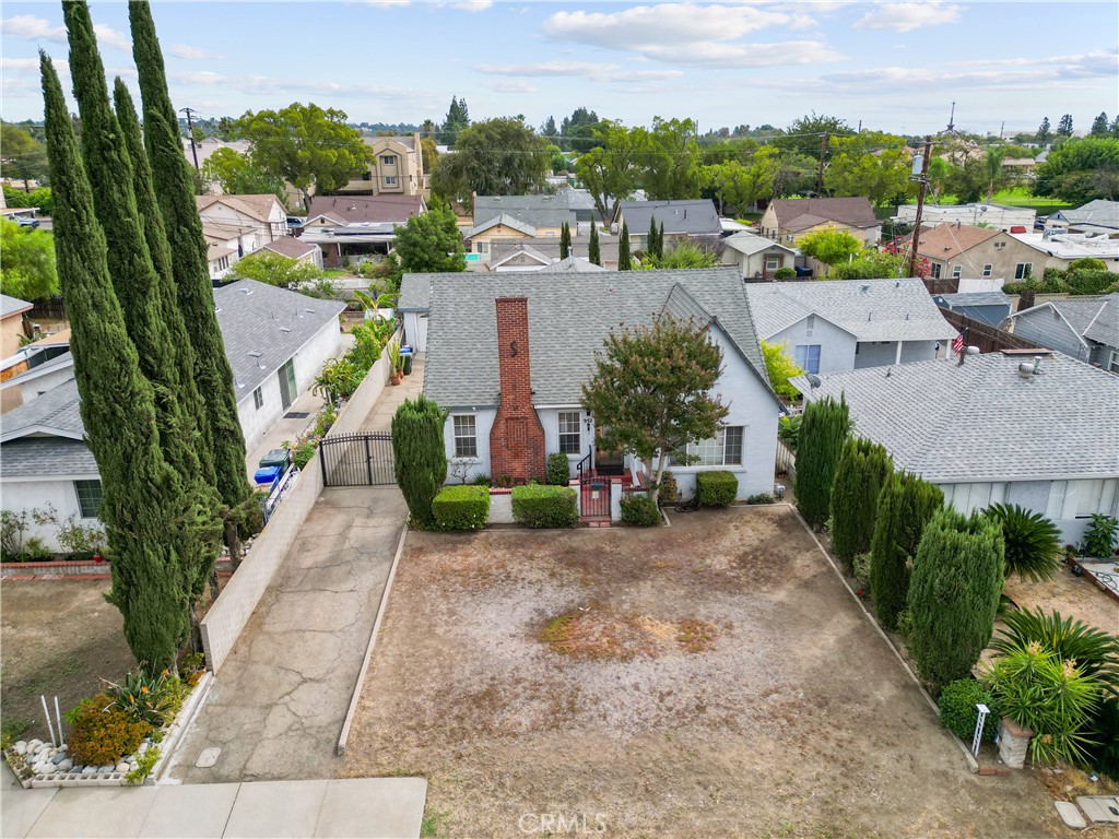 952 N 4th
