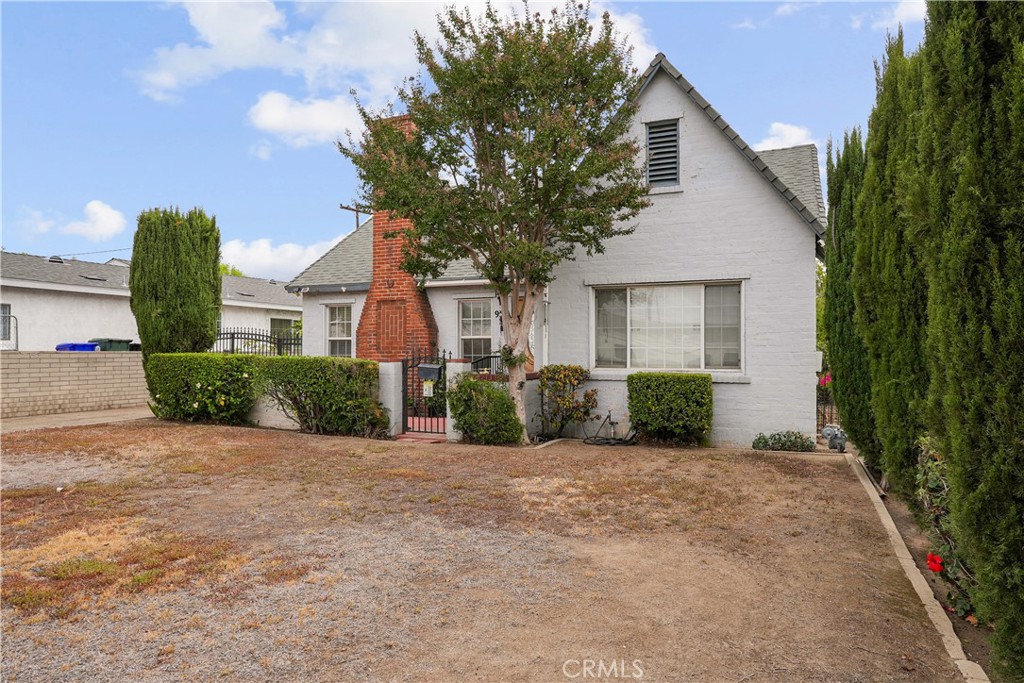 952 N 4th