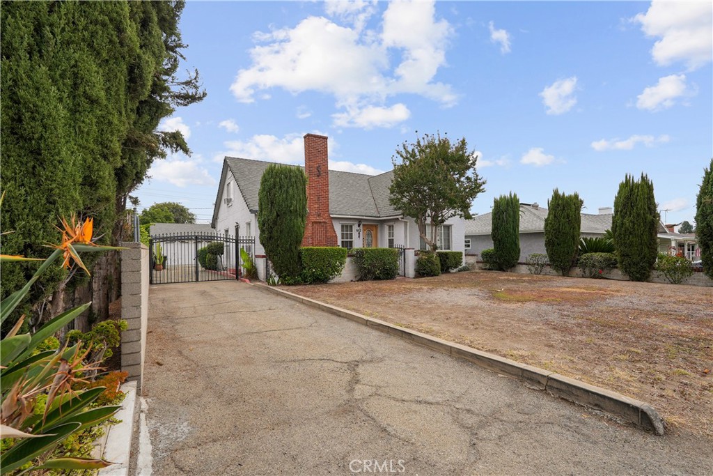 952 N 4th