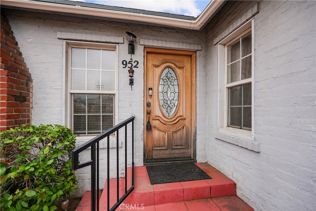 952 N 4th