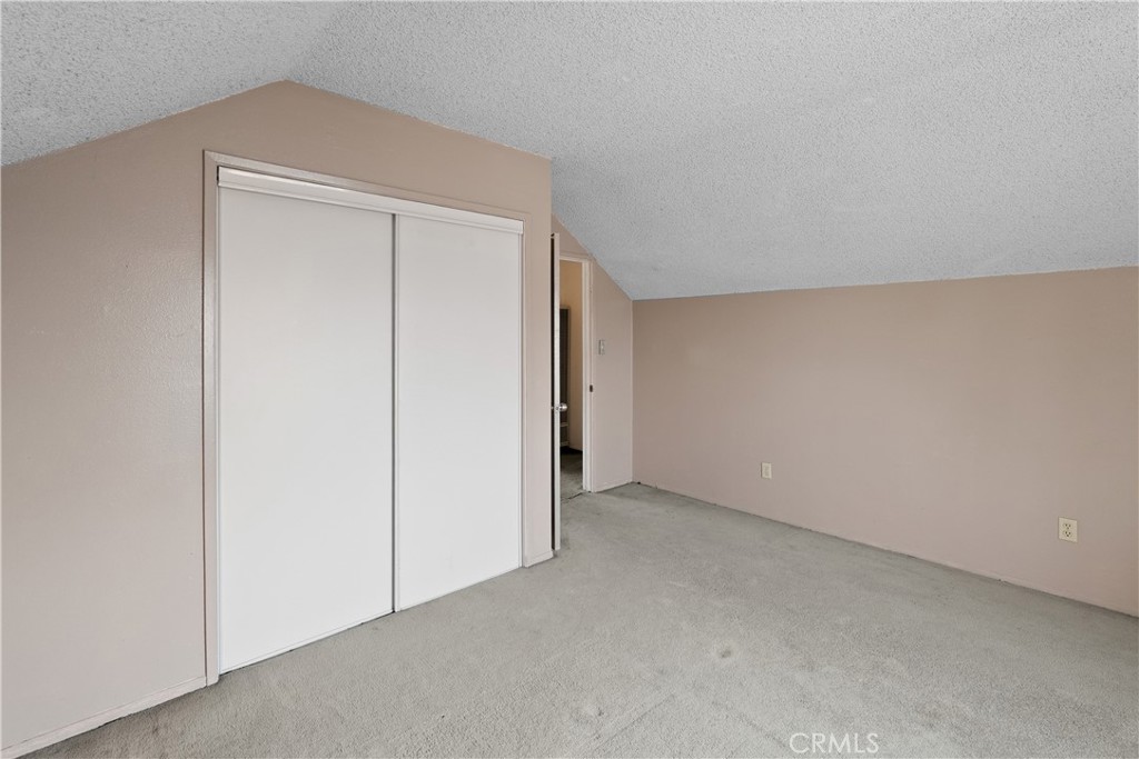 952 N 4th