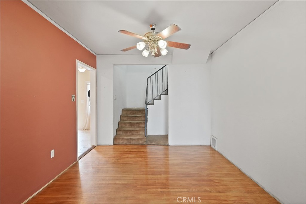 952 N 4th