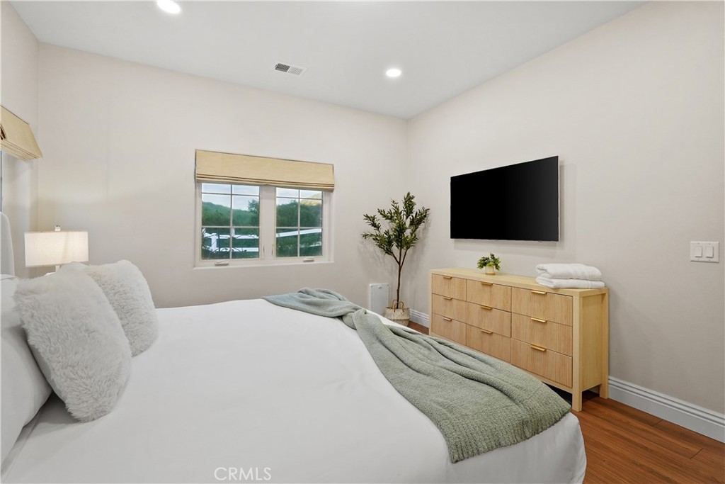 39851 Paseo Chaparro