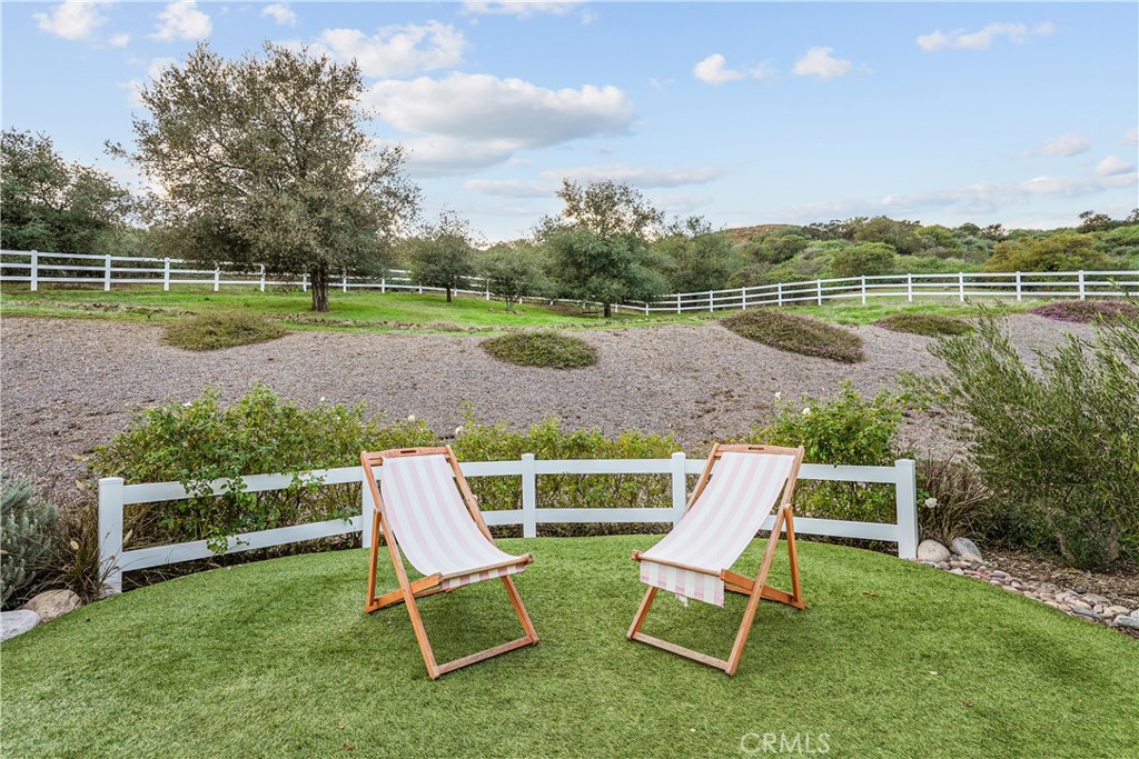 39851 Paseo Chaparro