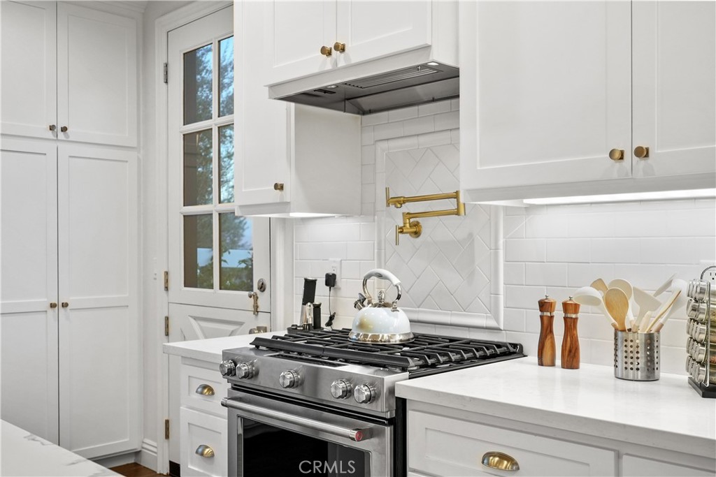 39851 Paseo Chaparro