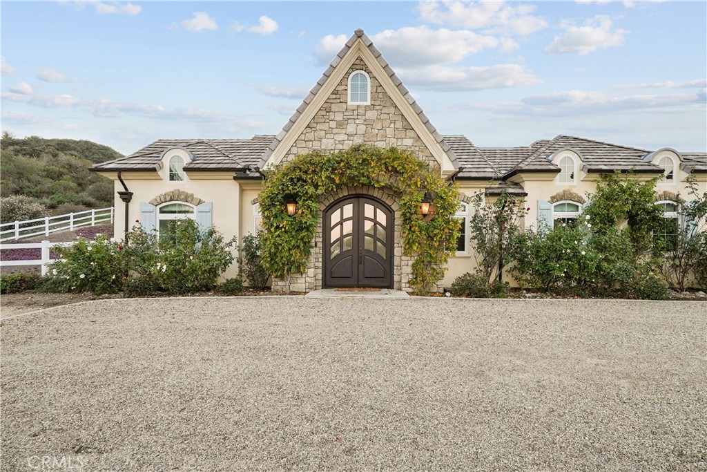 39851 Paseo Chaparro