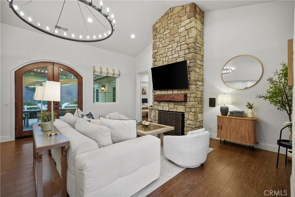 39851 Paseo Chaparro