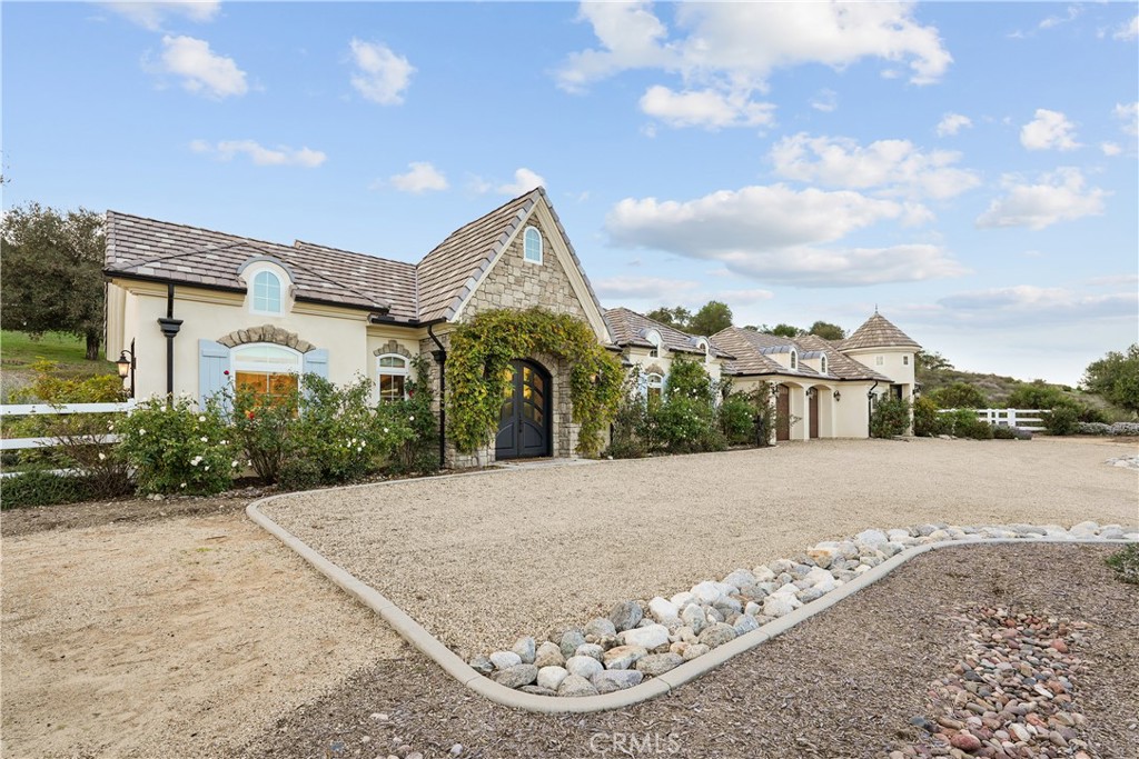 39851 Paseo Chaparro