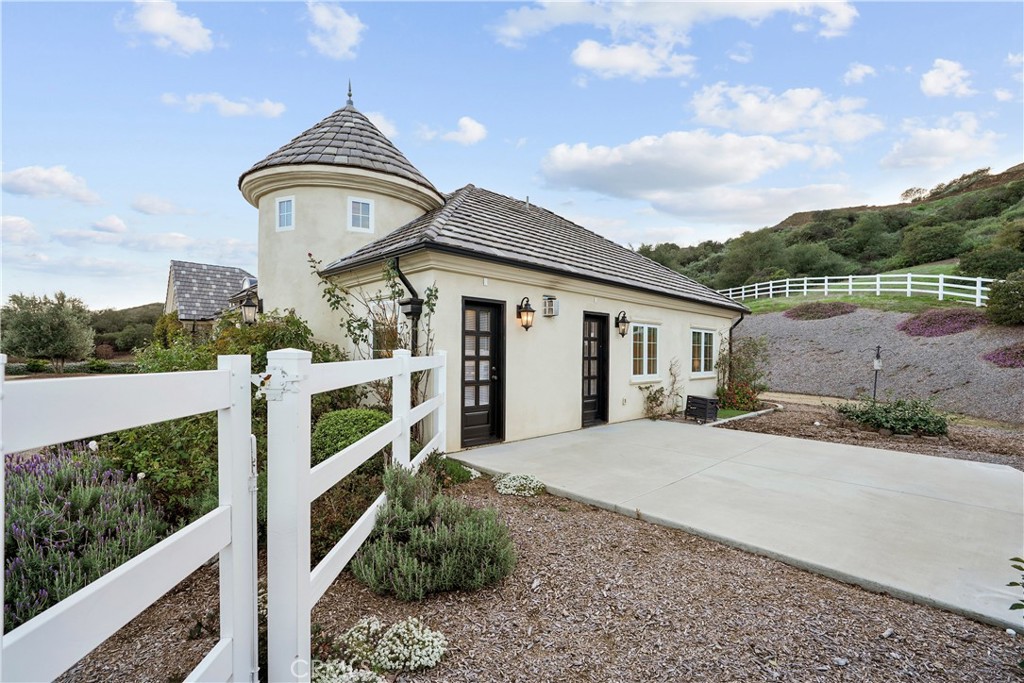 39851 Paseo Chaparro