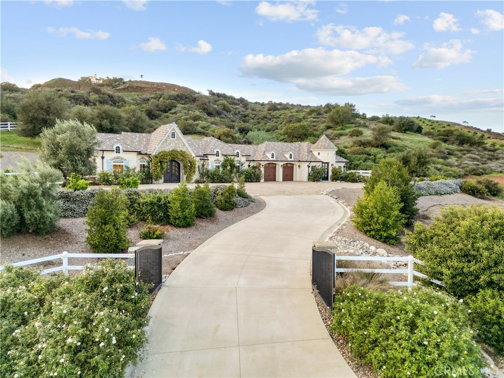 39851 Paseo Chaparro