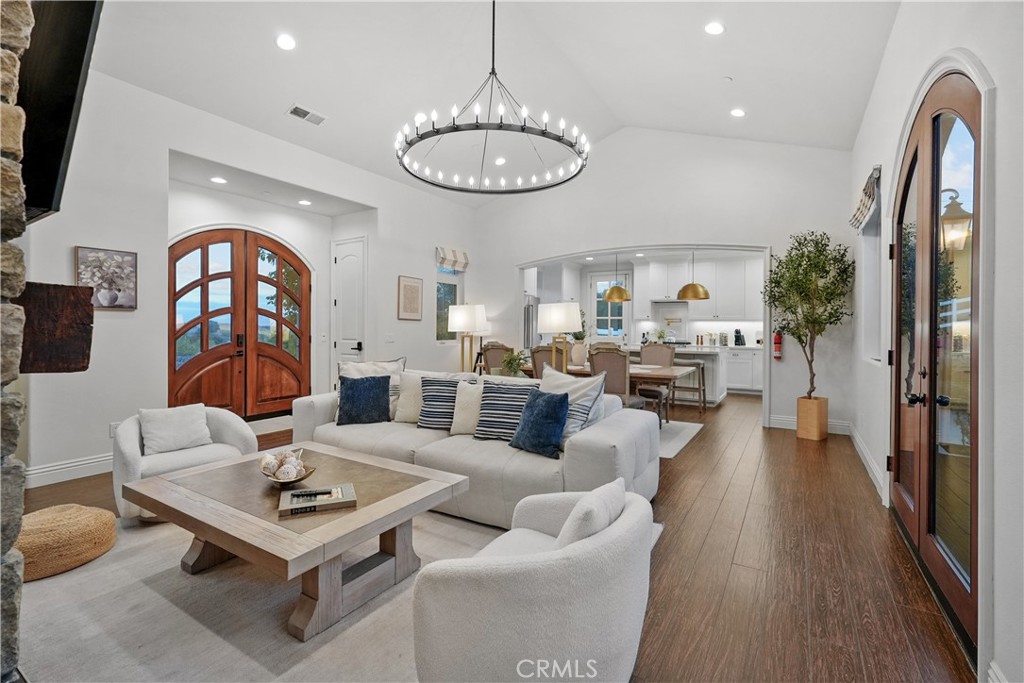 39851 Paseo Chaparro