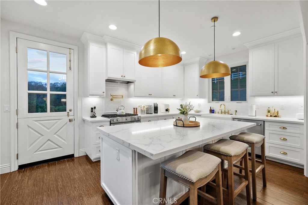 39851 Paseo Chaparro