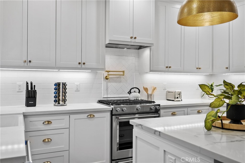 39851 Paseo Chaparro