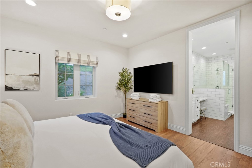 39851 Paseo Chaparro