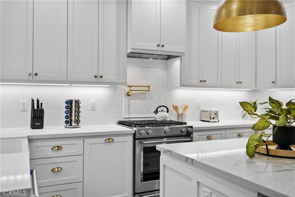 39851 Paseo Chaparro