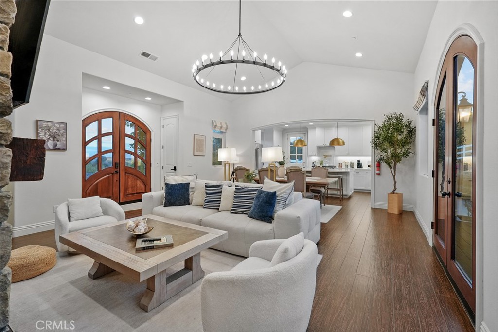 39851 Paseo Chaparro