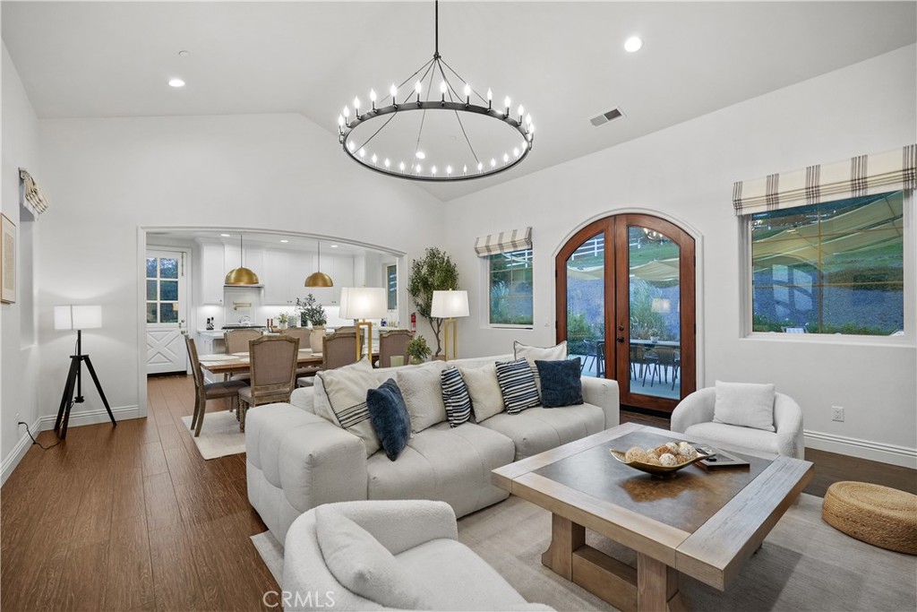 39851 Paseo Chaparro