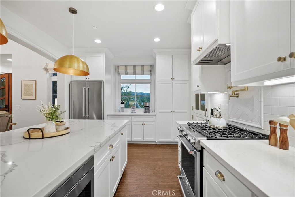 39851 Paseo Chaparro