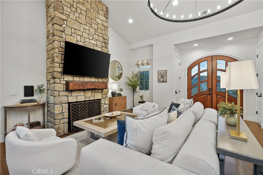 39851 Paseo Chaparro