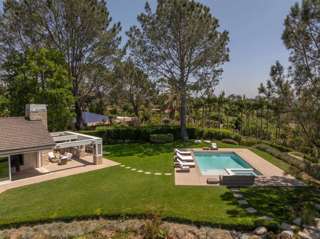 3035 Paseo Cielo