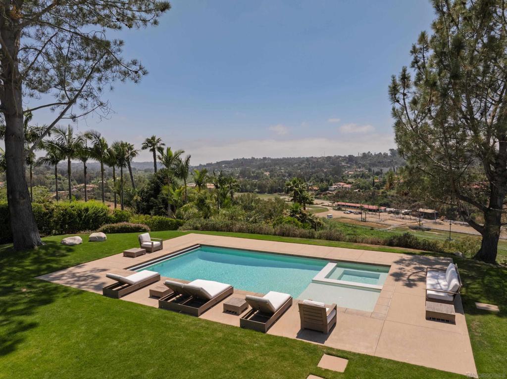 3035 Paseo Cielo
