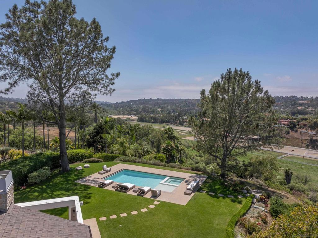3035 Paseo Cielo