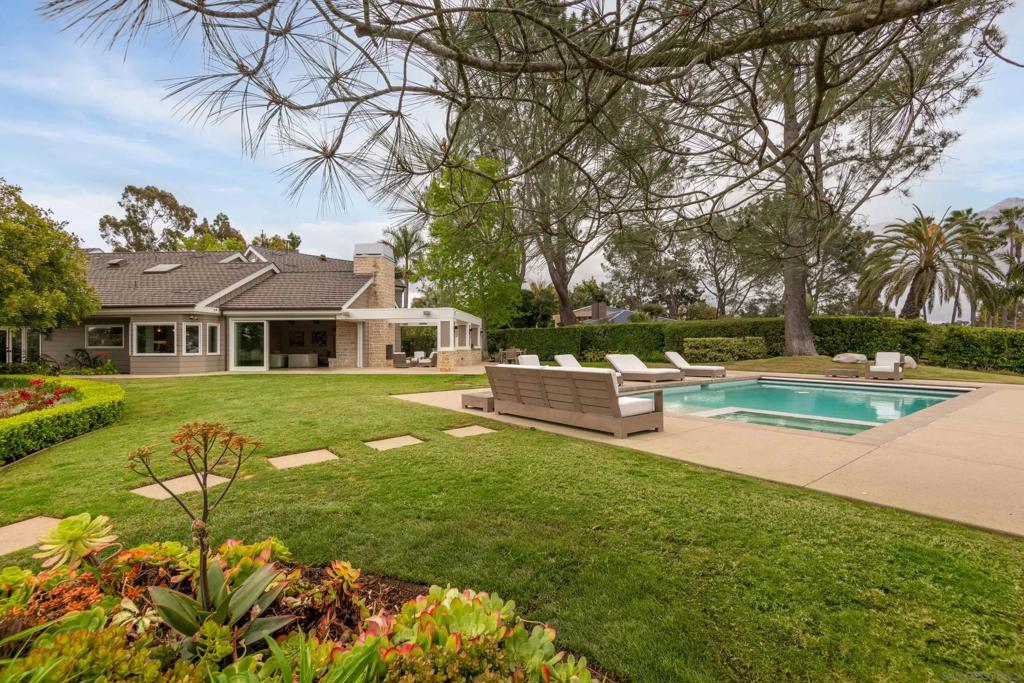 3035 Paseo Cielo