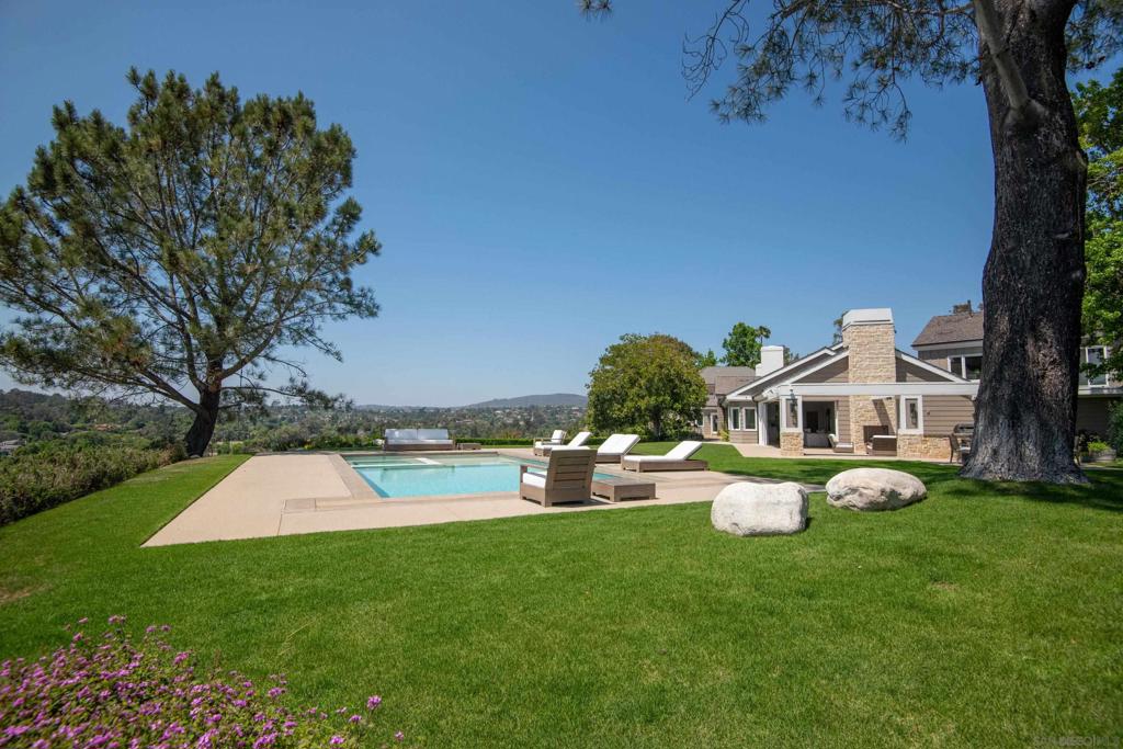 3035 Paseo Cielo