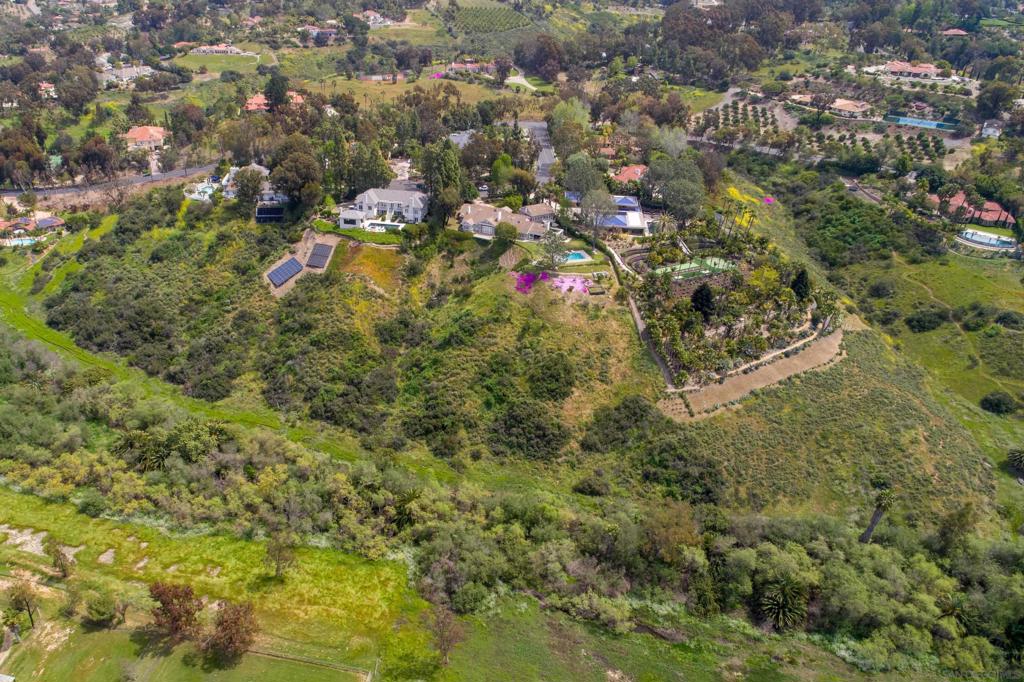 3035 Paseo Cielo