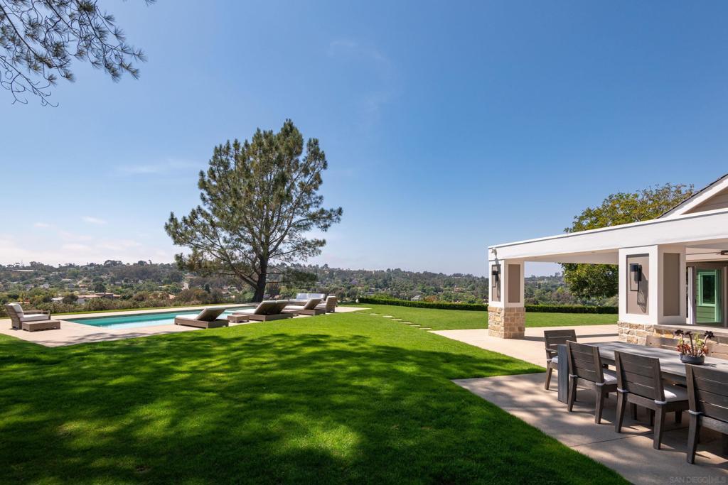 3035 Paseo Cielo