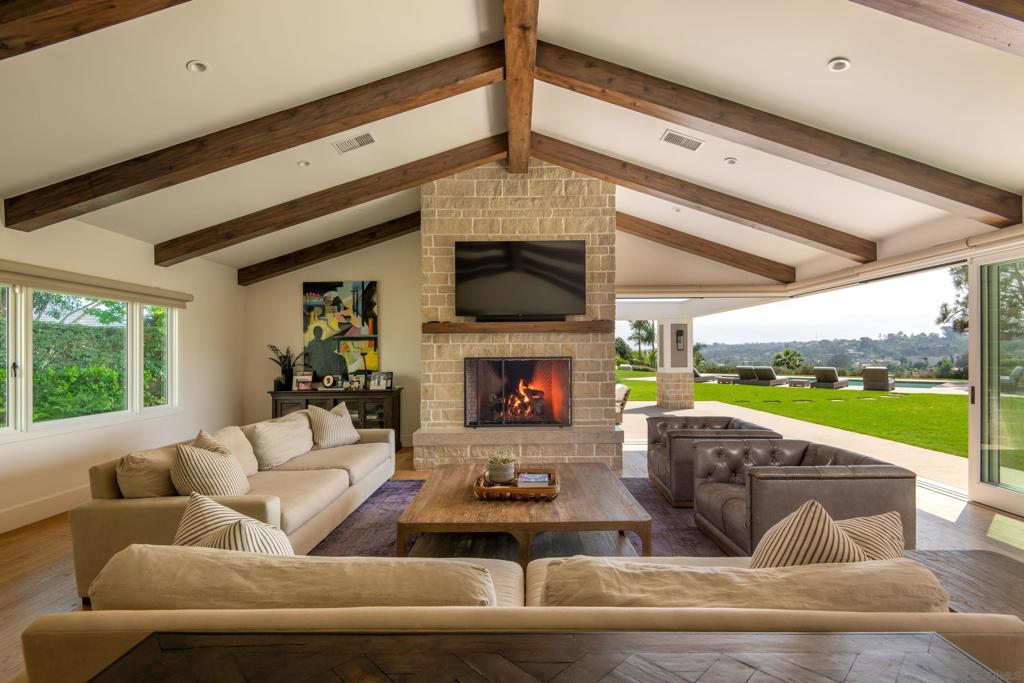 3035 Paseo Cielo