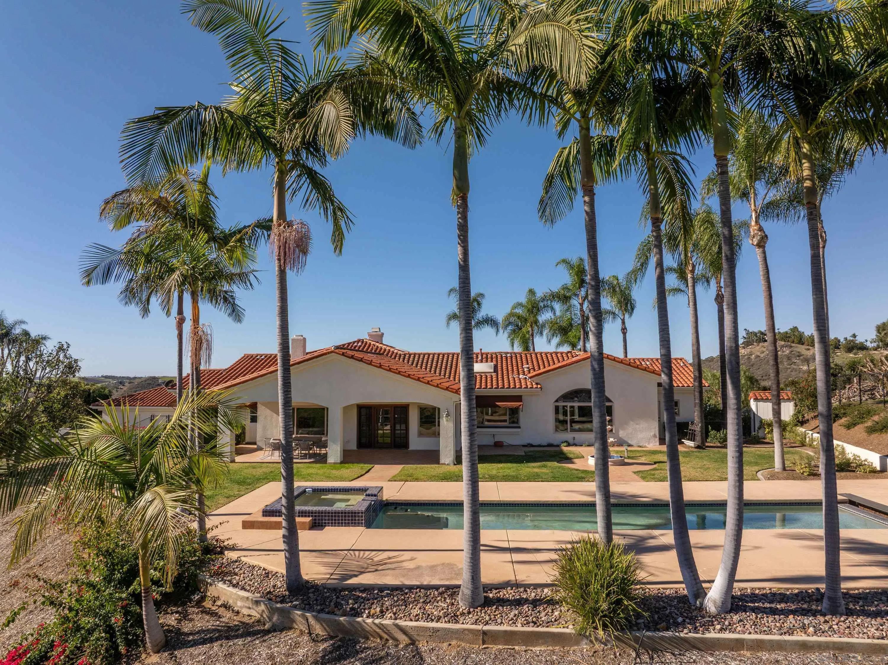 30343 Calle La Reina